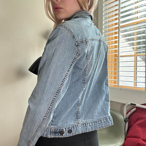 Vintage Levi’s Light Wash Denim Jacket – Size Small - Picture 3 of 4